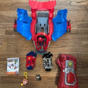 PlaySkool Spider-Man Marvel Jetquarters Infinity Stone Glove Socks Cards